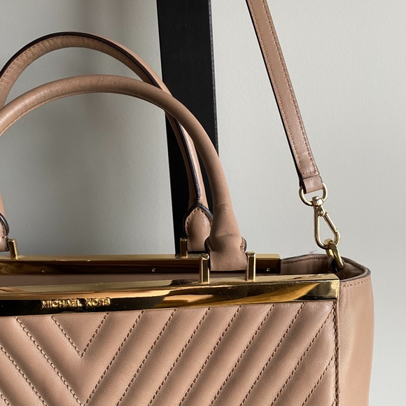 Michael Kors Susannah Chevron Quilted Tote - Picture 2 of 6